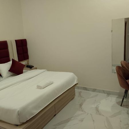 Hotel Lr Delite Inn 마투라 외부 사진