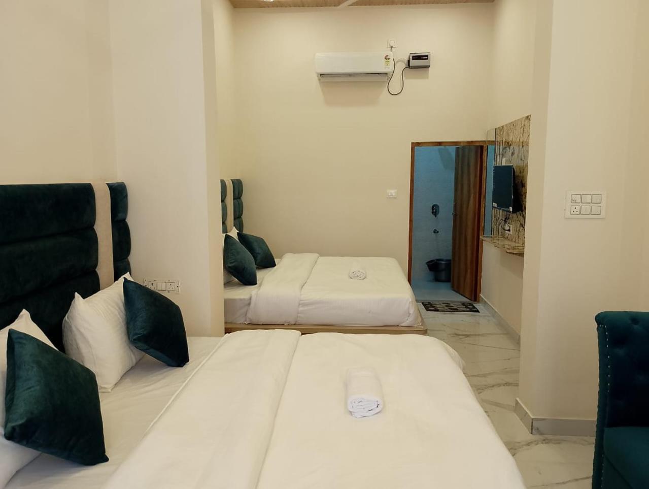 Hotel Lr Delite Inn 마투라 외부 사진