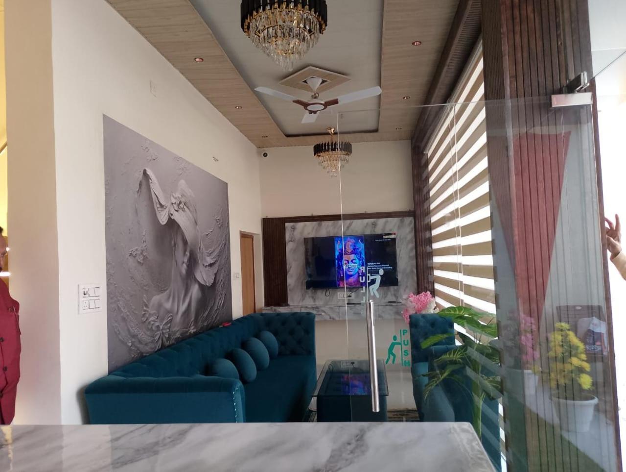 Hotel Lr Delite Inn 마투라 외부 사진